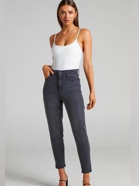 Levi’s High Waisted Mom Jeans. Ankle Skinny. Charcoal. Size 30.